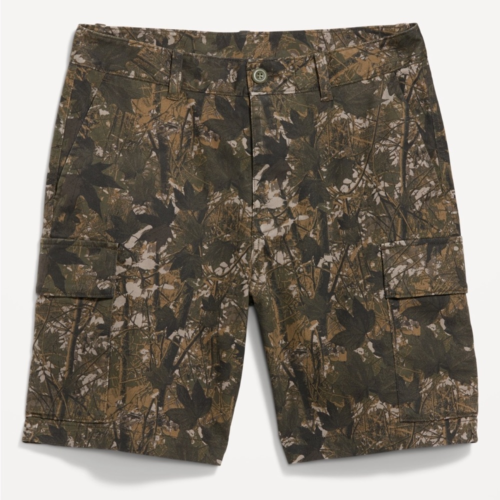 NWT Old Navy’s Men's Camouflage Cargo Shorts 29 inch waist